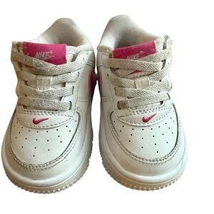 Nike Toddler sneakers in pink/white size 5